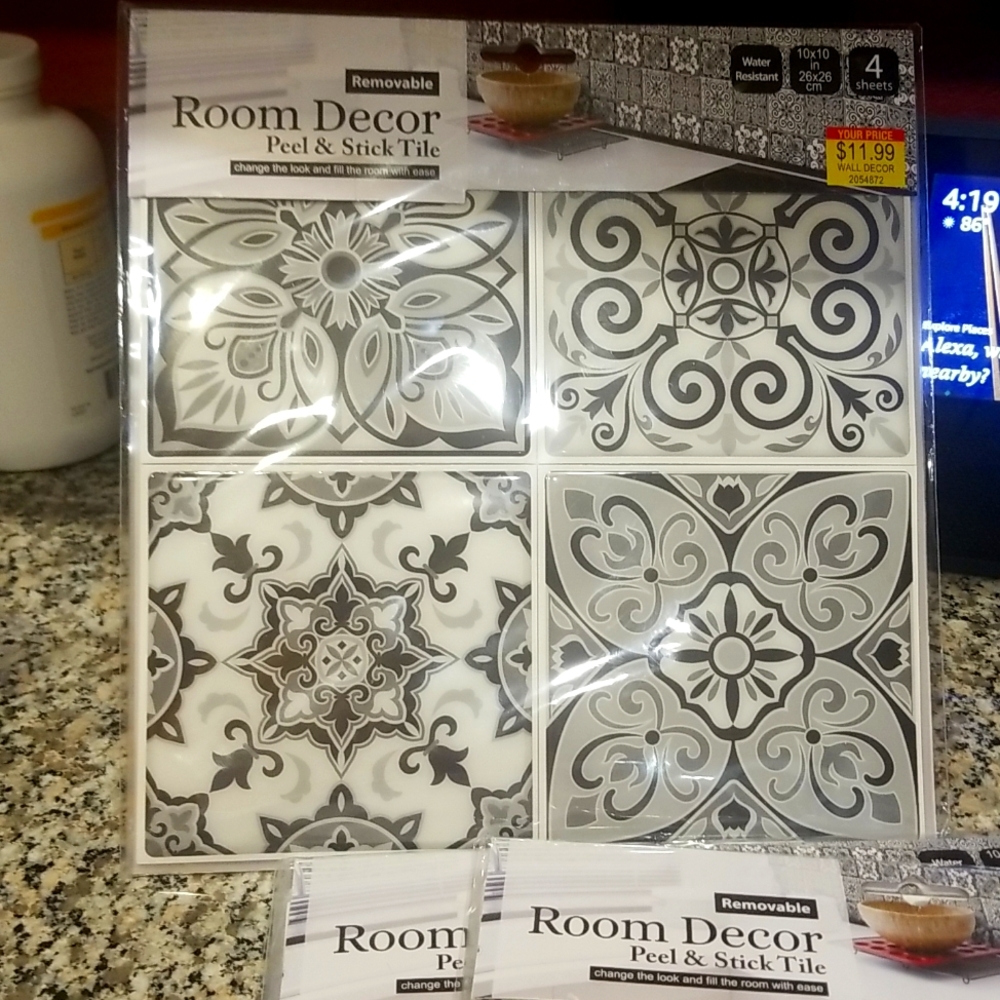 Room decor peel and stick tiles. Removable.4 per package.each covers 10×10in